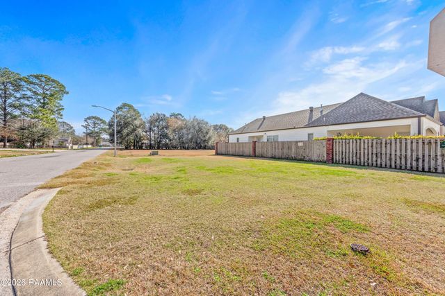 101 Floridian Lane, Lafayette, LA 70506