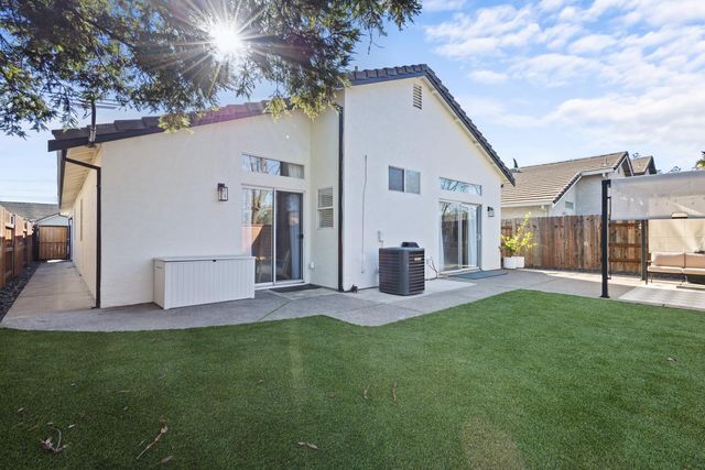 4767 Morgan Oak Ct, Antelope, CA 95843