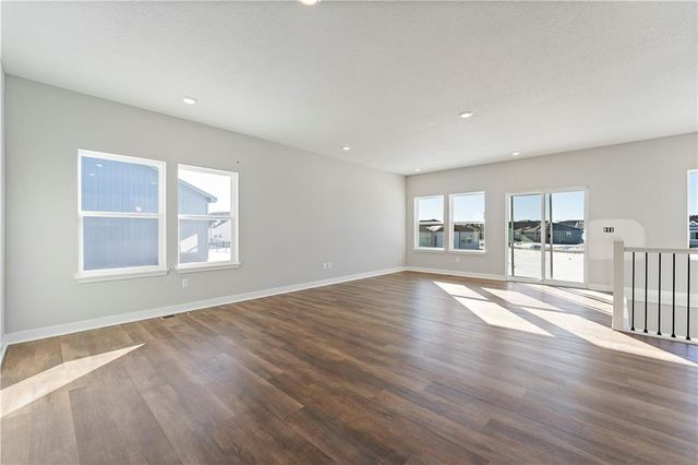 501 Woodview Drive, Raymore, MO 64083