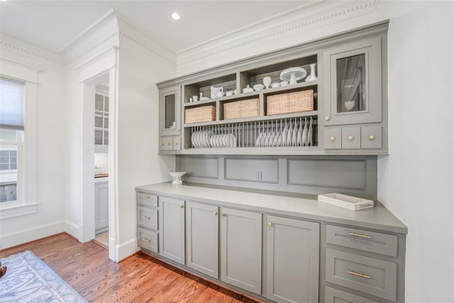 1022 Arlington Street, Houston, TX 77008