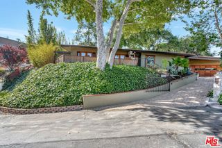 15511 Woodcrest Drive, Sherman Oaks, CA 91403