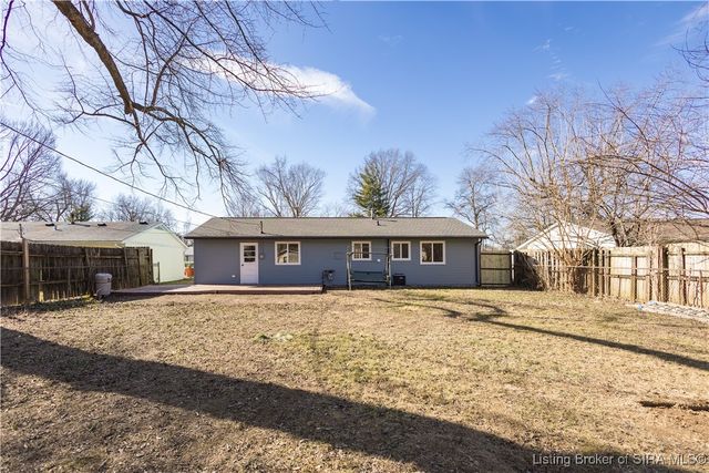 1116 Birchwood Drive, Jeffersonville, IN 47130