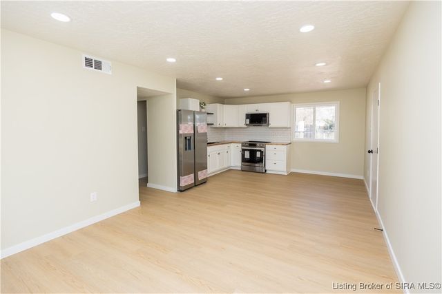 1116 Birchwood Drive, Jeffersonville, IN 47130