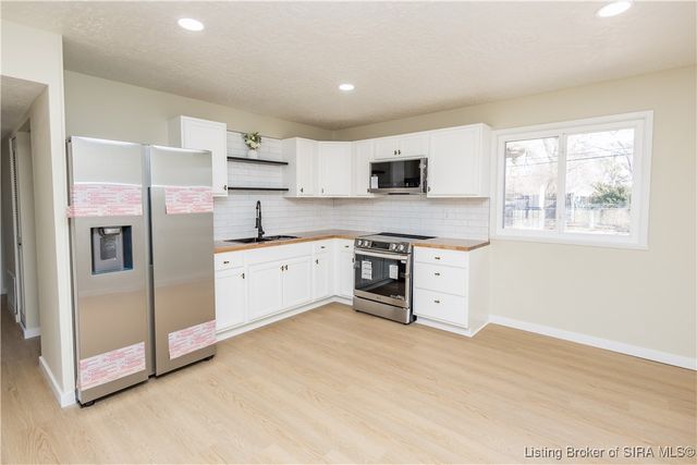 1116 Birchwood Drive, Jeffersonville, IN 47130