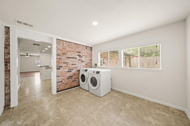 6711 Pickett Drive, Richmond, TX 77469