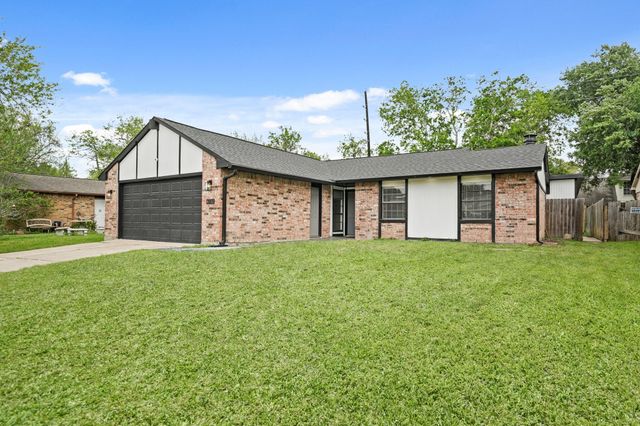 6711 Pickett Drive, Richmond, TX 77469