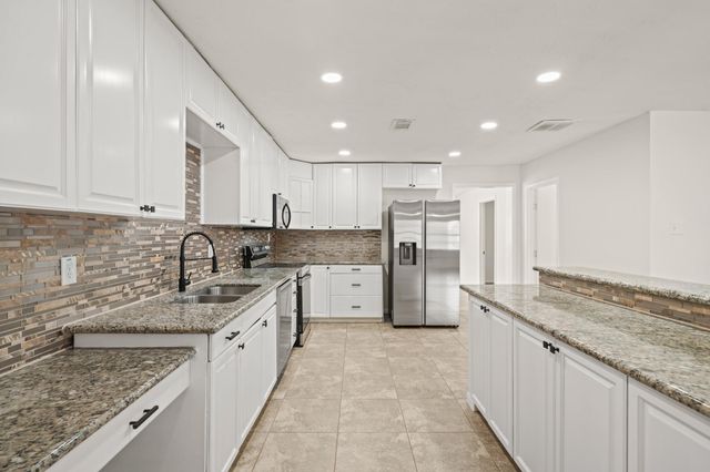 6711 Pickett Drive, Richmond, TX 77469