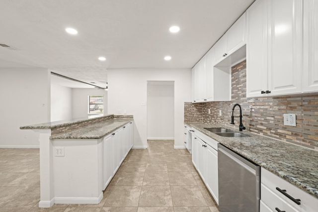 6711 Pickett Drive, Richmond, TX 77469