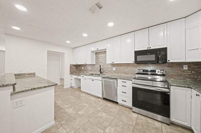 6711 Pickett Drive, Richmond, TX 77469