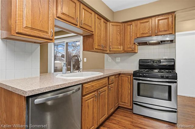 13623 Hillsdale, Sterling Heights, MI 48313