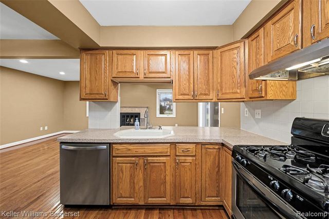 13623 Hillsdale, Sterling Heights, MI 48313