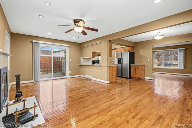 13623 Hillsdale, Sterling Heights, MI 48313