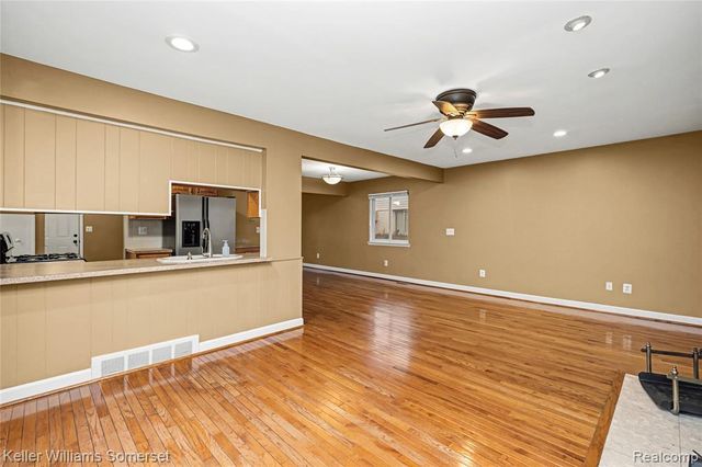 13623 Hillsdale, Sterling Heights, MI 48313