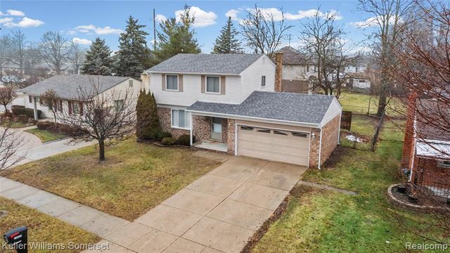 13623 Hillsdale, Sterling Heights, MI 48313