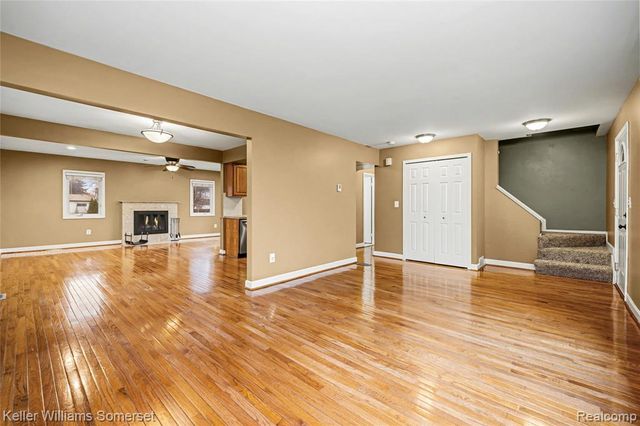 13623 Hillsdale, Sterling Heights, MI 48313