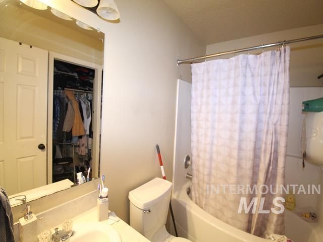 1921 Hasbrook St, Caldwell, ID 83607