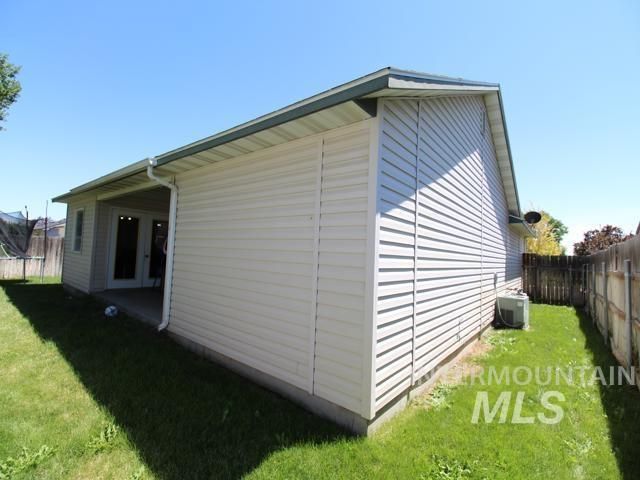 1921 Hasbrook St, Caldwell, ID 83607
