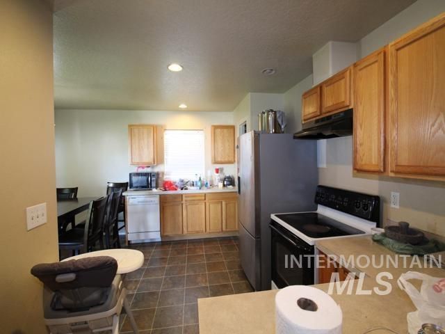 1921 Hasbrook St, Caldwell, ID 83607