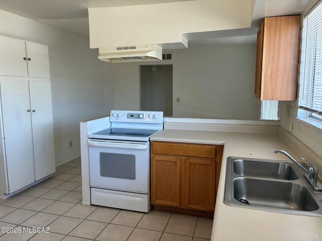 9552 E Irene Street, Tucson, AZ 85730