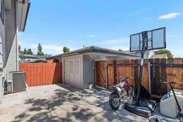 10627 Aristocrat Ct., Santee, CA 92071