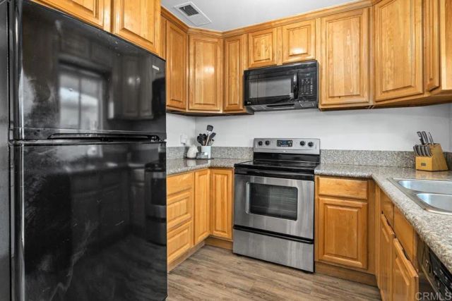 10627 Aristocrat Ct., Santee, CA 92071