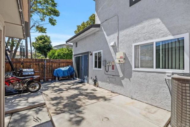 10627 Aristocrat Ct., Santee, CA 92071