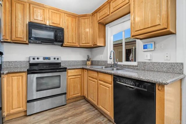 10627 Aristocrat Ct., Santee, CA 92071