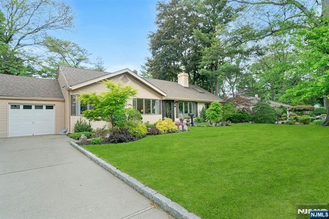 28 Pitcairn Avenue, Ho-ho-kus, NJ 07423