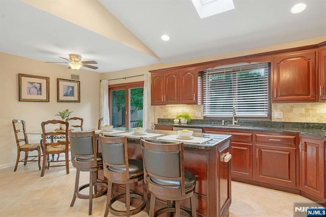 28 Pitcairn Avenue, Ho-ho-kus, NJ 07423