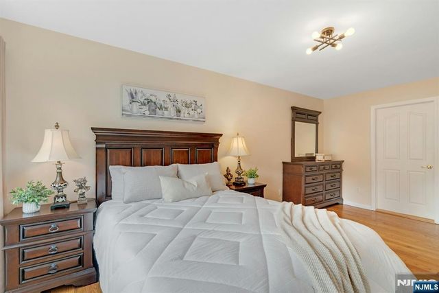 28 Pitcairn Avenue, Ho-ho-kus, NJ 07423