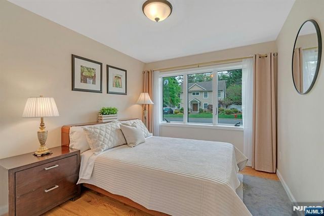 28 Pitcairn Avenue, Ho-ho-kus, NJ 07423
