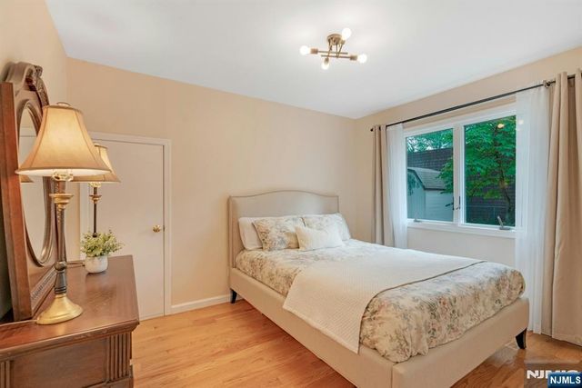 28 Pitcairn Avenue, Ho-ho-kus, NJ 07423