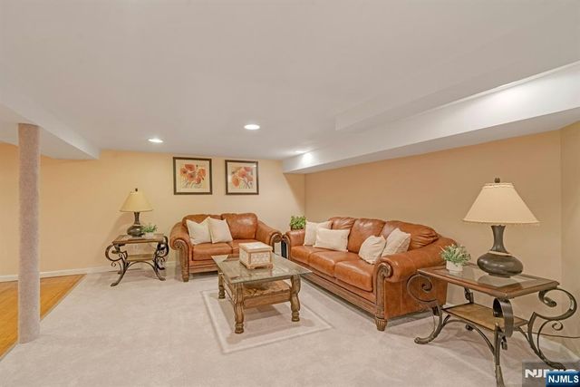 28 Pitcairn Avenue, Ho-ho-kus, NJ 07423