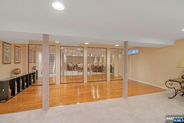 28 Pitcairn Avenue, Ho-ho-kus, NJ 07423