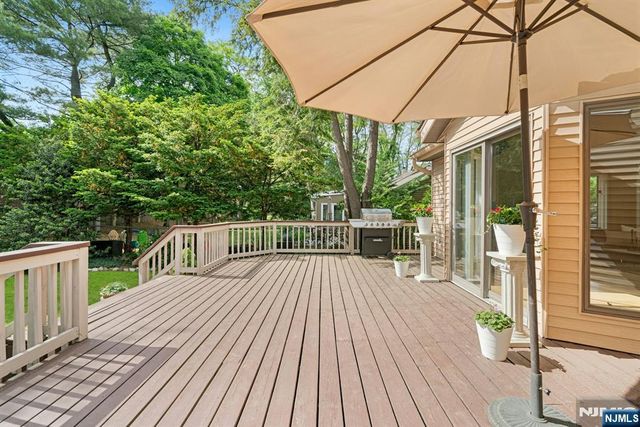 28 Pitcairn Avenue, Ho-ho-kus, NJ 07423