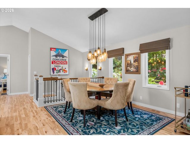 1812 Sw GREENWAY Cir, West Linn, OR 97068