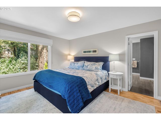 1812 Sw GREENWAY Cir, West Linn, OR 97068