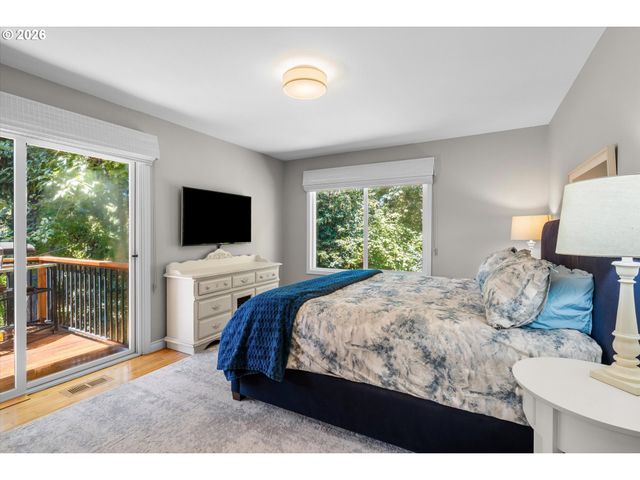 1812 Sw GREENWAY Cir, West Linn, OR 97068