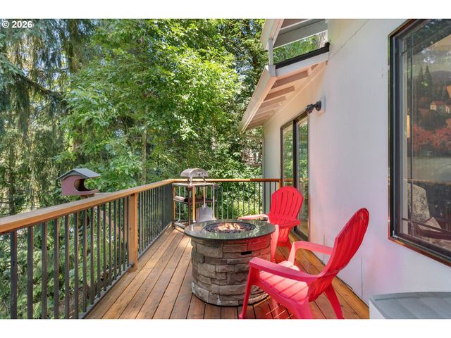 1812 Sw GREENWAY Cir, West Linn, OR 97068