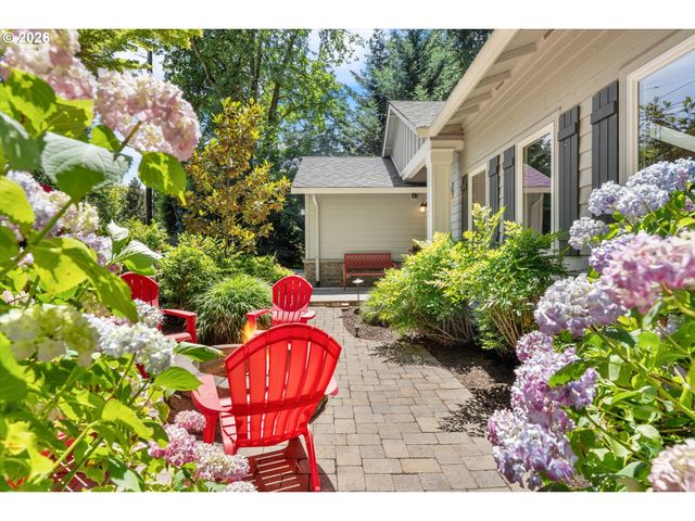 1812 Sw GREENWAY Cir, West Linn, OR 97068