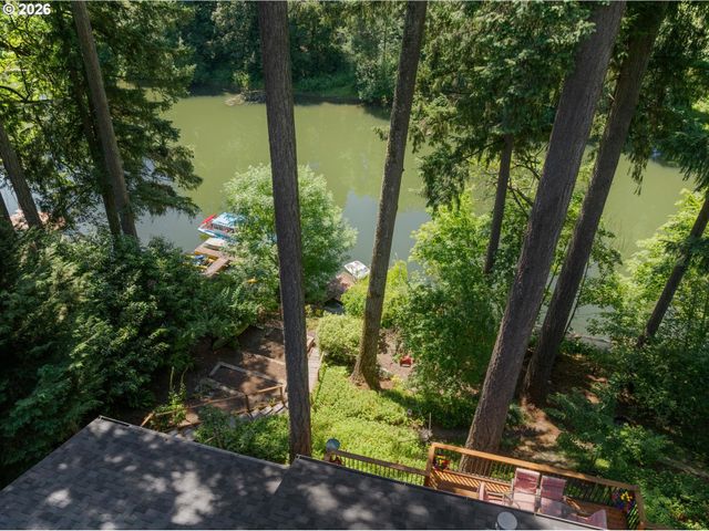 1812 Sw GREENWAY Cir, West Linn, OR 97068