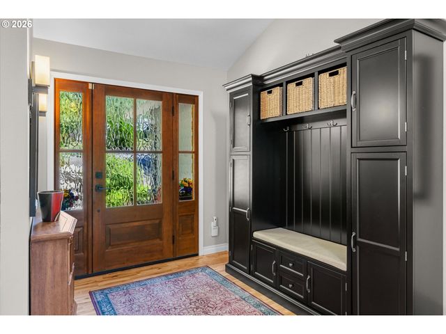 1812 Sw GREENWAY Cir, West Linn, OR 97068