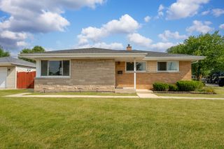 8802 Olcott Avenue, Morton Grove, IL 60053