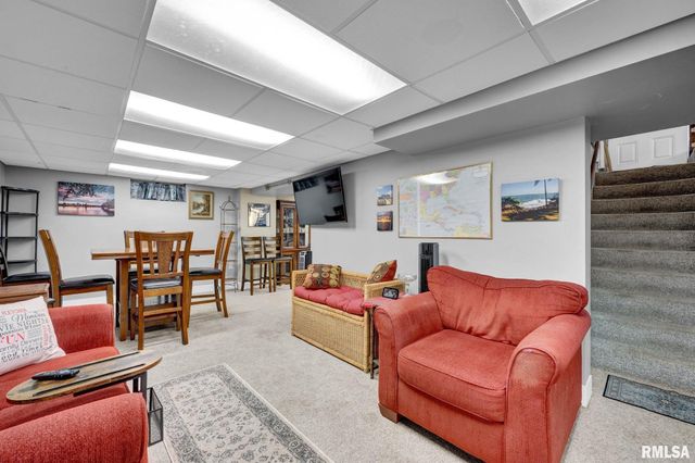 2928 N STERLING Avenue, Peoria, IL 61604