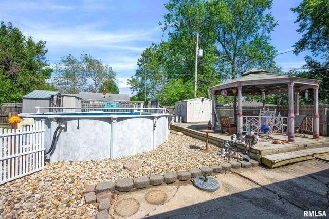 2928 N STERLING Avenue, Peoria, IL 61604