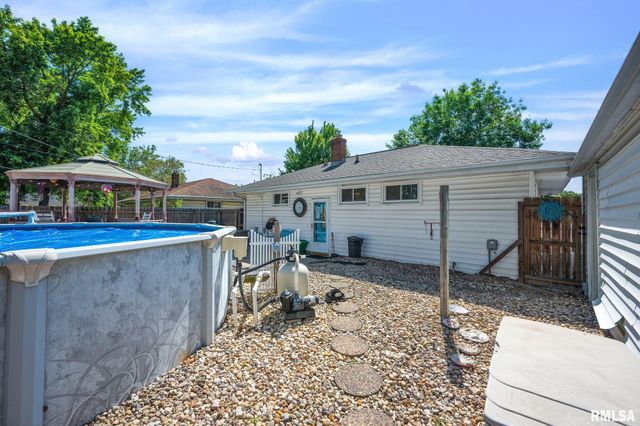 2928 N STERLING Avenue, Peoria, IL 61604