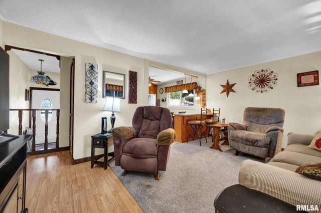 2928 N STERLING Avenue, Peoria, IL 61604
