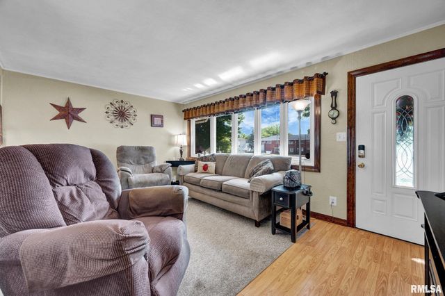 2928 N STERLING Avenue, Peoria, IL 61604