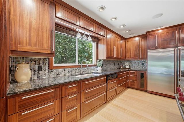 3985 Loch Highland Pass NE, Roswell, GA 30075