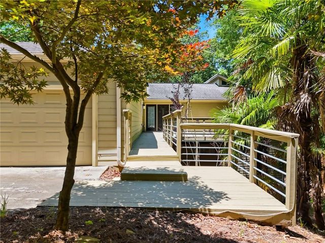 3985 Loch Highland Pass NE, Roswell, GA 30075